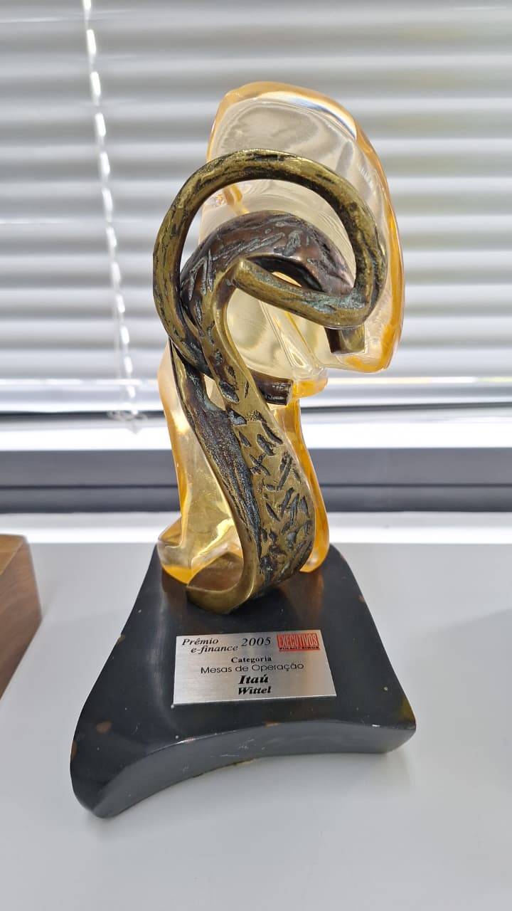 Premio e finance 2005 – Categoria Mesas de Operacao